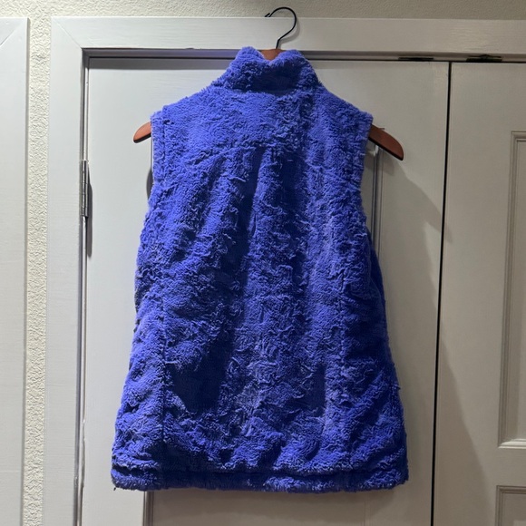 The North Face Women's Purple Quilted reversible Vest size M - Picture 9 of 9